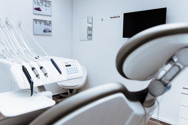 Fauteuil dans un cabinet de dentiste