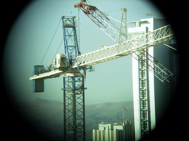 Grue sur un chantier.