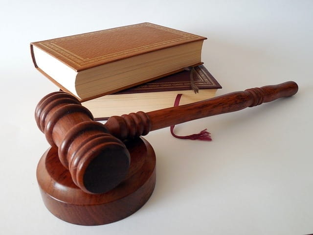 Recours en justice pour contester un permis de construire.