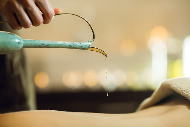 Soin de massage au spa de Nice Bouddha Spa.