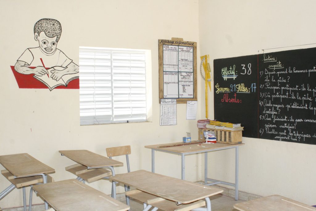 Salle de classe vide, photo d'illustration