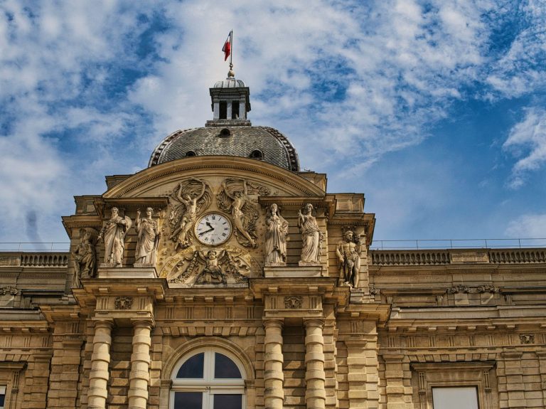 Le Palais du Luxembourg, siège du Senat, a Paris